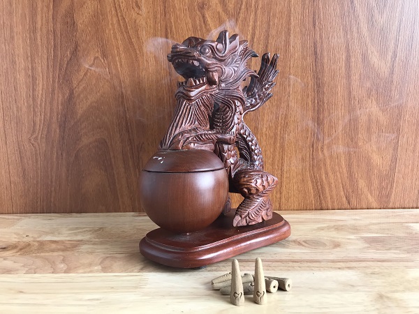 Tượng rồng xông trầm gỗ hương